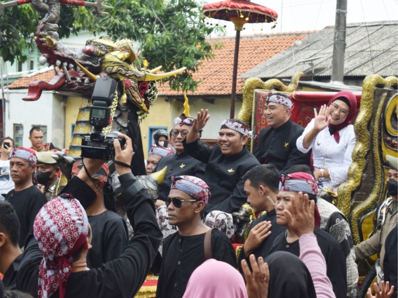 Kirab Tunggul Dan Pataka Tandai Acara Puncak Hari Jadi Indramayu Ke