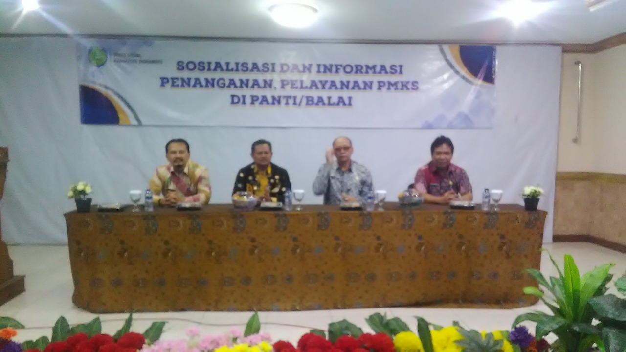 Dinas Sosial Indramayu Gelar Sosialisasi Penanganan PMKS 