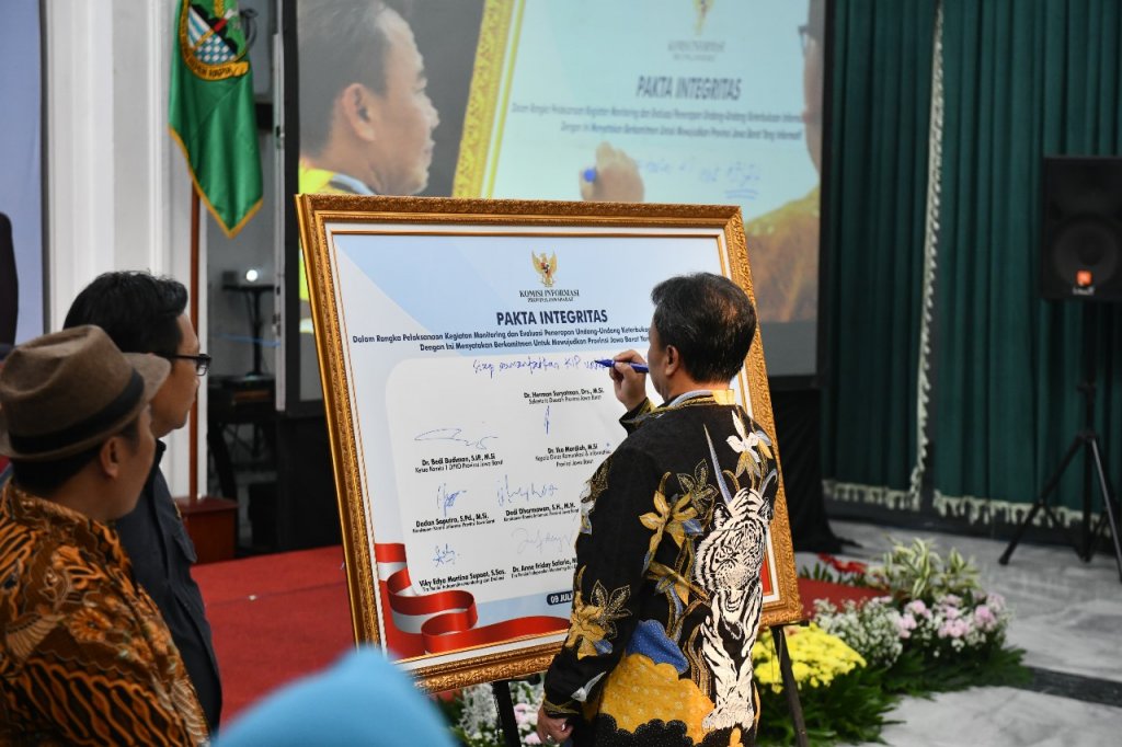 Launching E-Monev KI-Jabar 2024, Sekda Provinsi Jawa Barat: Manfaatkan ...